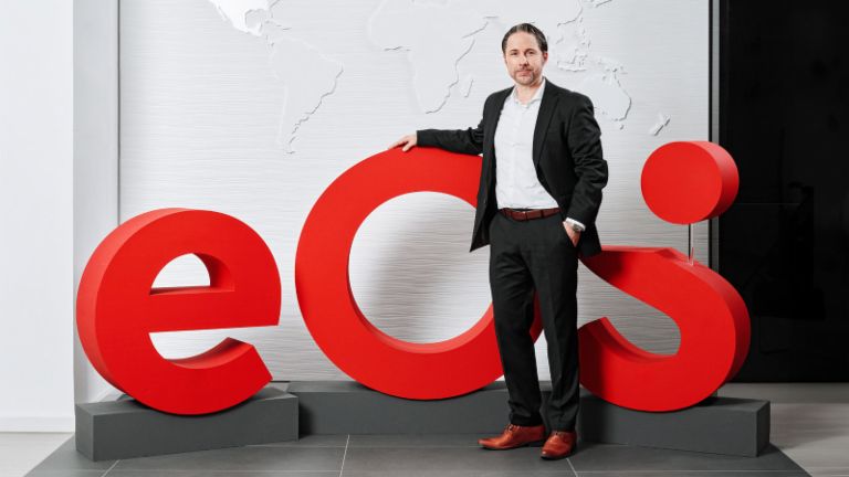 Voici la nouvelle marque EOS : Marwin Ramcke se présente lui-même ainsi que le nouveau logo d’EOS.